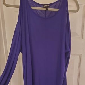WOMEN'S SIZE MEDIUM PURPLE OVERSIZED TOP WITH CUT OUT SHOULDERS  BY EXPRESS
